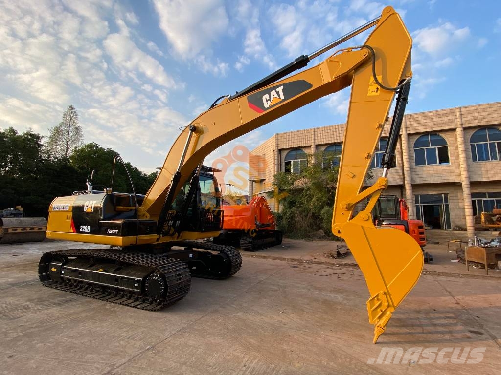 CAT 320 D 履带挖掘机