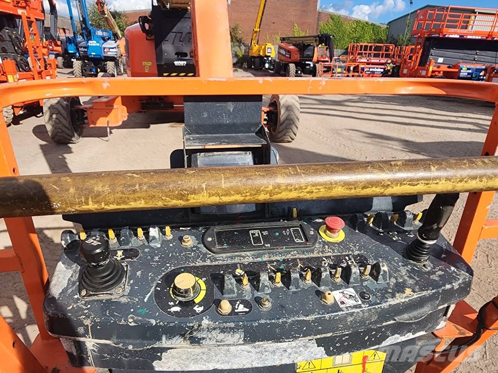 JLG 1500 AJP Iseliikuvad poomtõstukid