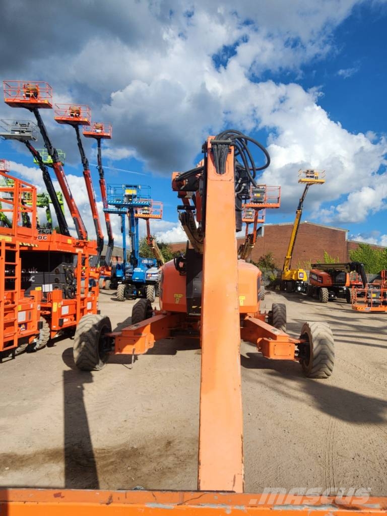 JLG 1500 AJP Iseliikuvad poomtõstukid