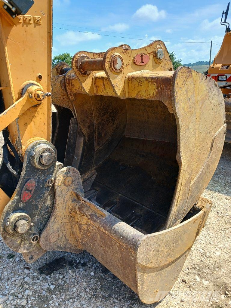 CASE WX 165 Wheeled excavators