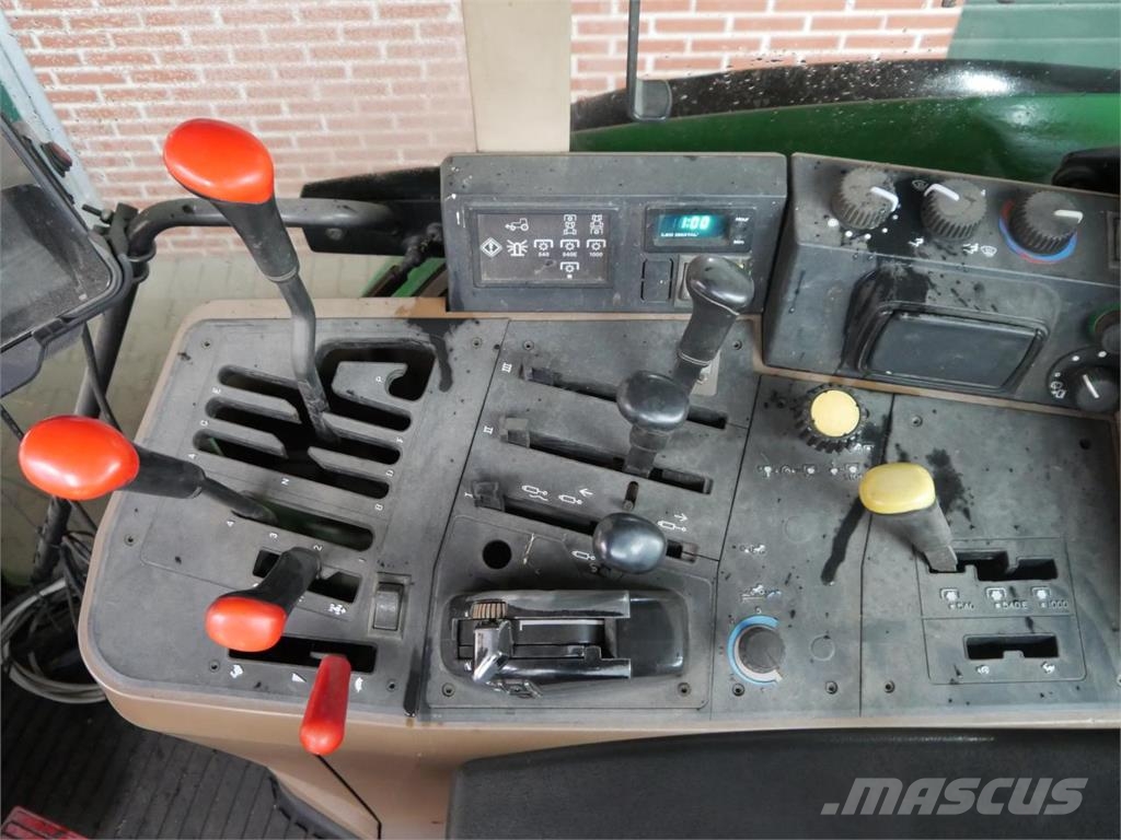 John Deere 6600 + Fieldbee RTK + Pflegeräder 曳引機