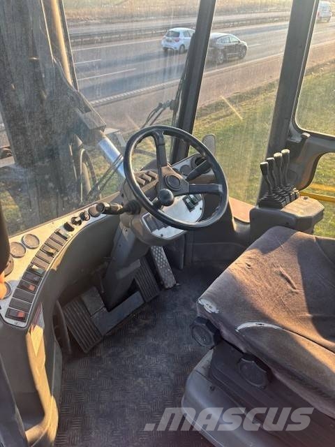 Kalmar DCD320-12LB Dīzeļa autoiekrāvēji