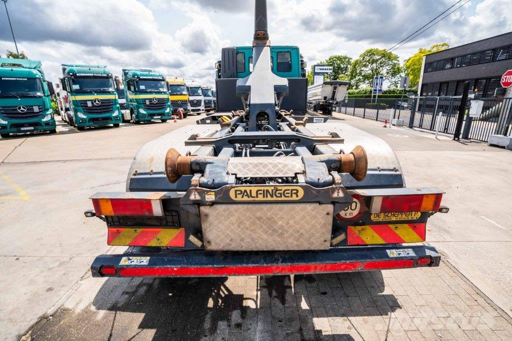 Iveco TRAKKER 360-6x4-PALFINGER gancho Caminhões Roll-on Roll-off