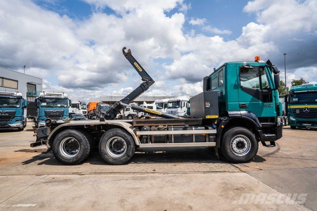 Iveco TRAKKER 360-6x4-PALFINGER gancho Caminhões Roll-on Roll-off
