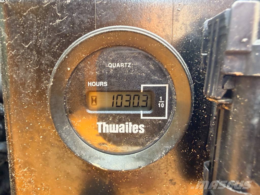 Thwaites Mach 201 1 Ton High Tip Skip Loader Stavebné sklápače