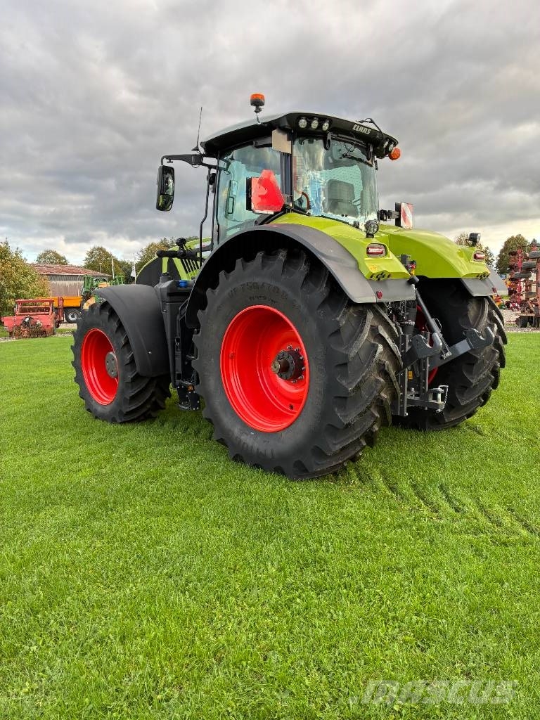 CLAAS AXION 960 Traktori