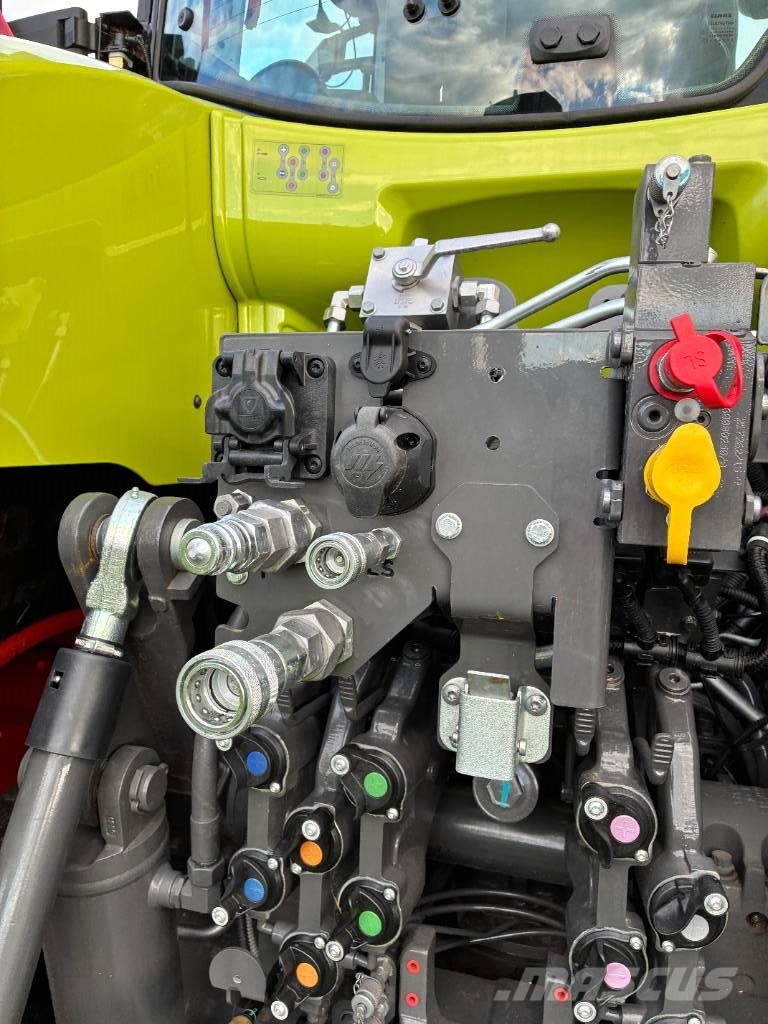 CLAAS AXION 960 Traktori