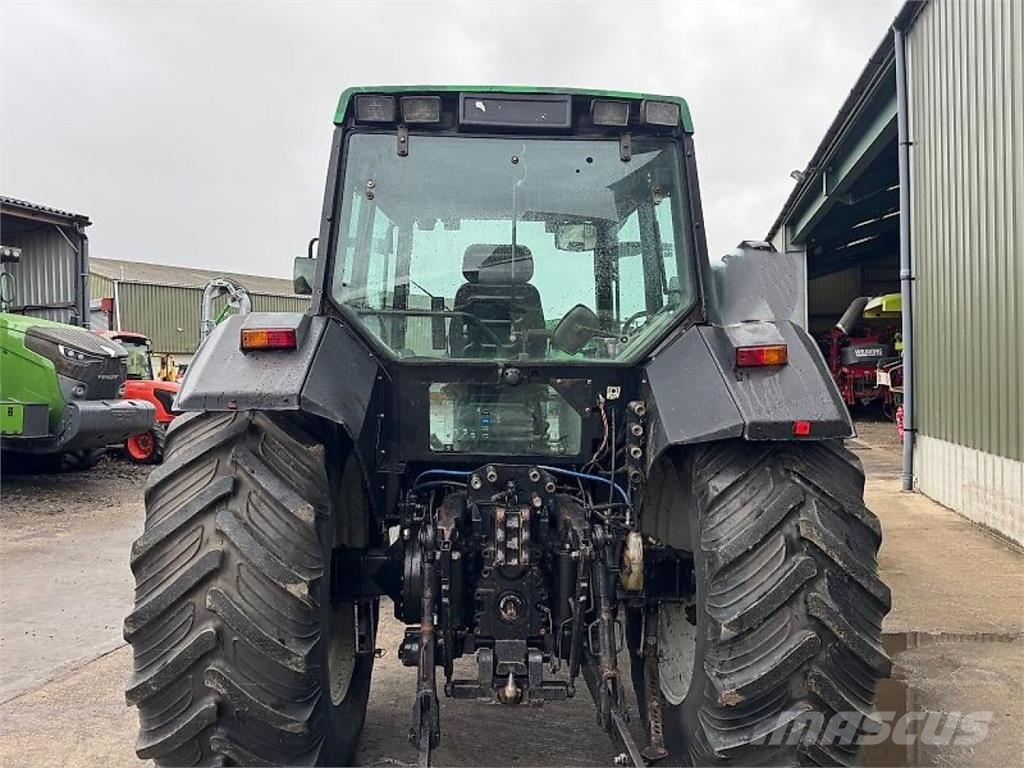 Valtra Valmet 8450 Traktoren