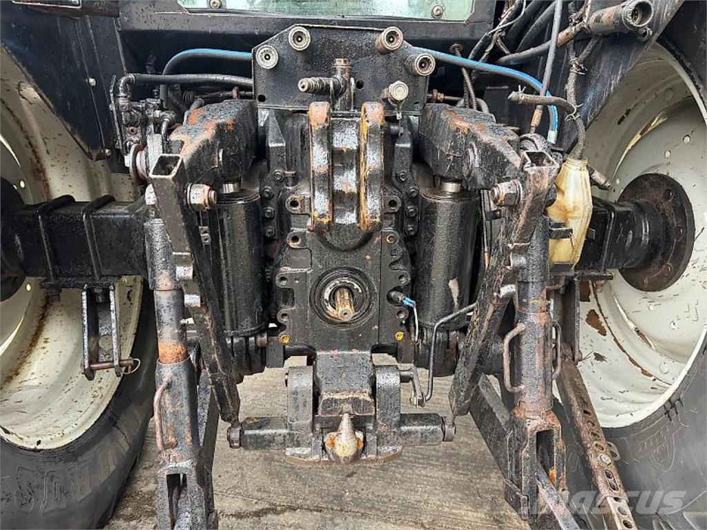 Valtra Valmet 8450 Traktoren