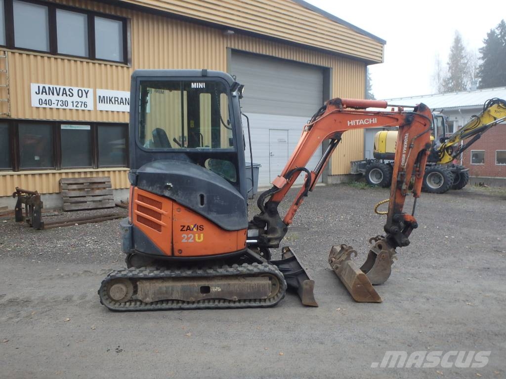 Hitachi ZX 22 U-2 CLR kallistajalla Minikaivukoneet < 7t