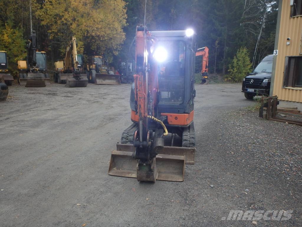 Hitachi ZX 22 U-2 CLR kallistajalla Minikaivukoneet < 7t