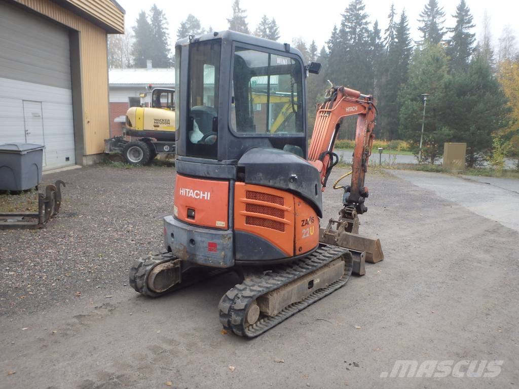 Hitachi ZX 22 U-2 CLR kallistajalla Minikaivukoneet < 7t