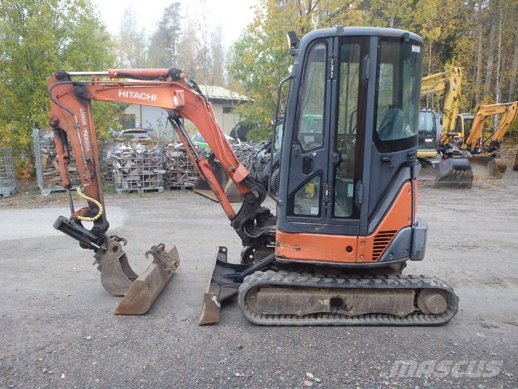 Hitachi ZX 22 U-2 CLR kallistajalla Minikaivukoneet < 7t