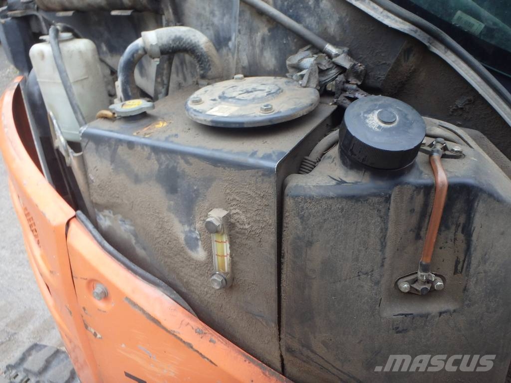 Hitachi ZX 22 U-2 CLR kallistajalla Minikaivukoneet < 7t