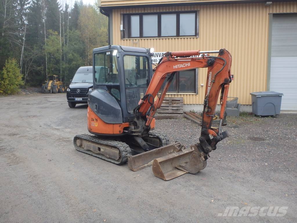 Hitachi ZX 22 U-2 CLR kallistajalla Minikaivukoneet < 7t