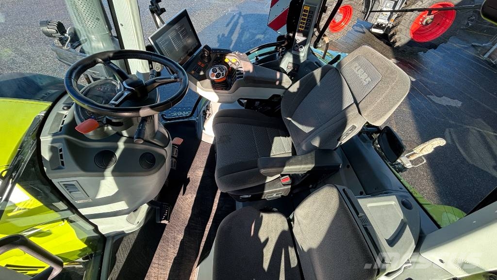 CLAAS Arion 550 Cmatic Traktorer