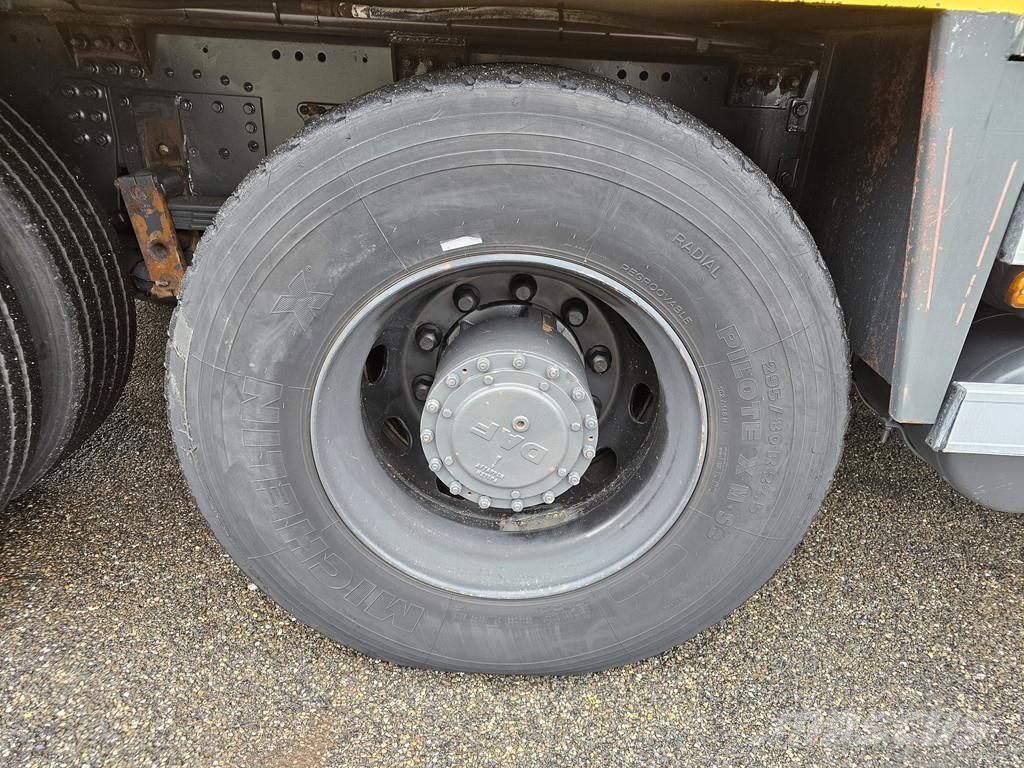 DAF CF 85.330 ATI / 40 t/m CRANE / KRAN / 8.500 km! Nosturiautot