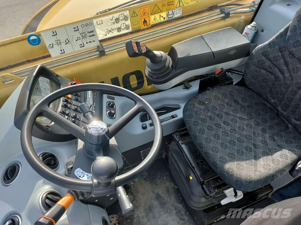 New Holland TH 9.35 Телескопічні навантажувачі
