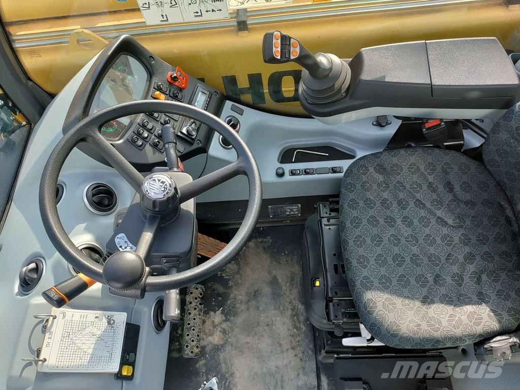 New Holland TH 9.35 Телескопічні навантажувачі