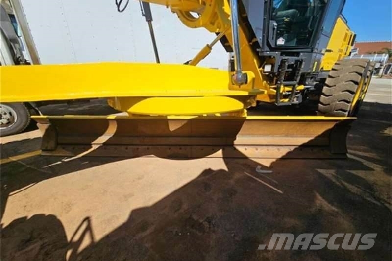 Komatsu GD675 5 GRADER Ostali kamioni