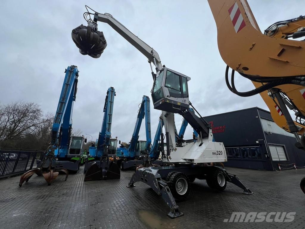 Fuchs MHL 320 工业挖掘机