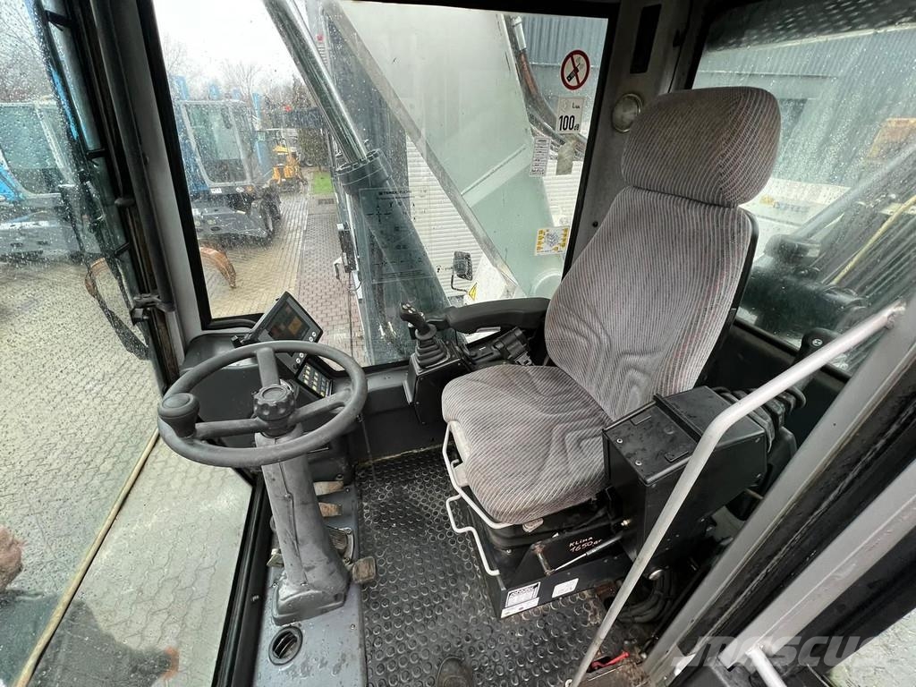 Fuchs MHL 320 工业挖掘机