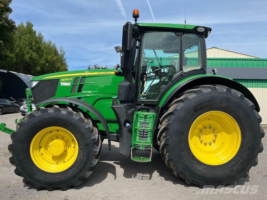 John Deere 6250R Traktori