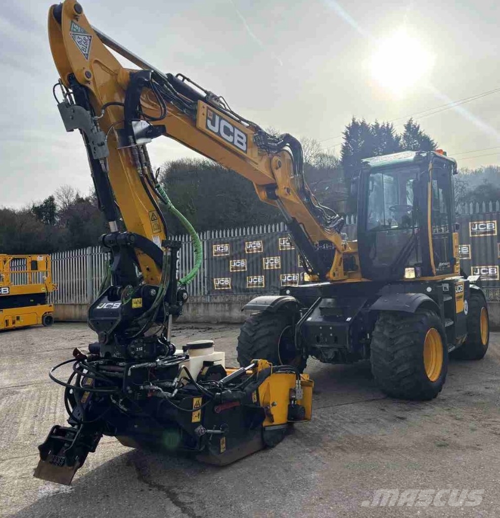 JCB 110W Pothole Pro Tab Колёсные экскаваторы