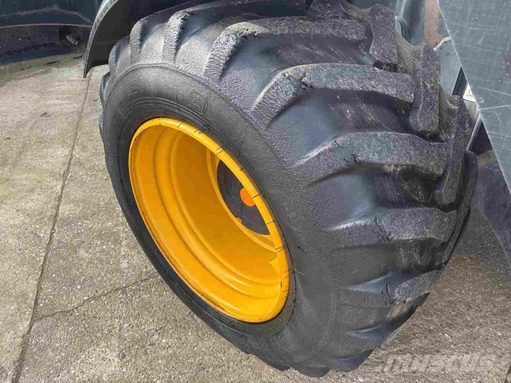 JCB 110W Pothole Pro Tab Колёсные экскаваторы