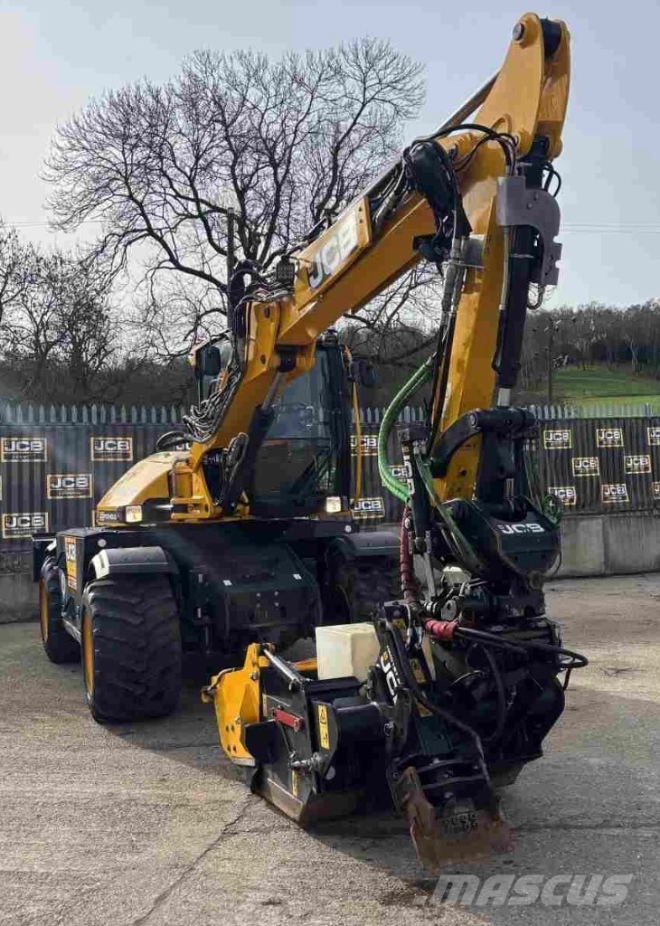 JCB 110W Pothole Pro Tab Колёсные экскаваторы