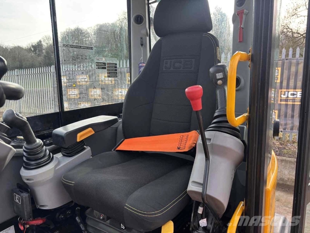 JCB 110W Pothole Pro Tab Колёсные экскаваторы
