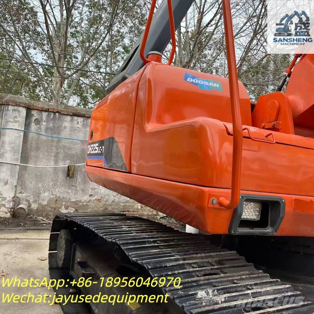 Doosan DH 225 LC-7 Roomikekskavaatorid