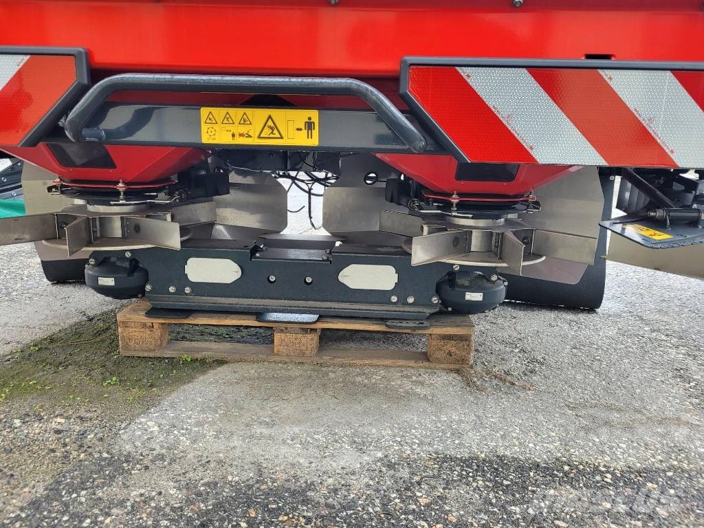 Kverneland TLX EDW Mineral spreaders