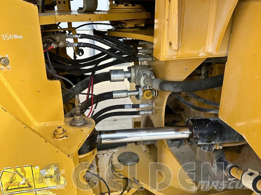 CAT 962M - GOOD TYRES Kolesni nakladalci