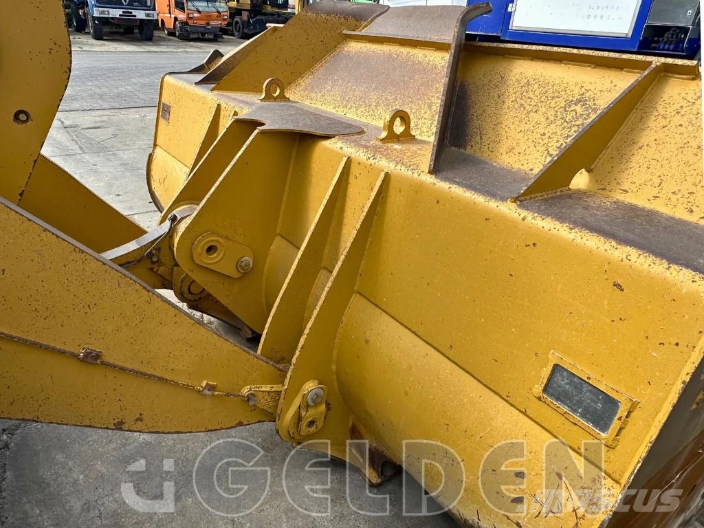 CAT 962M - GOOD TYRES Kolesni nakladalci