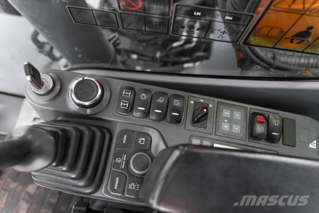 Doosan DX 140 W Gravemaskiner på hjul