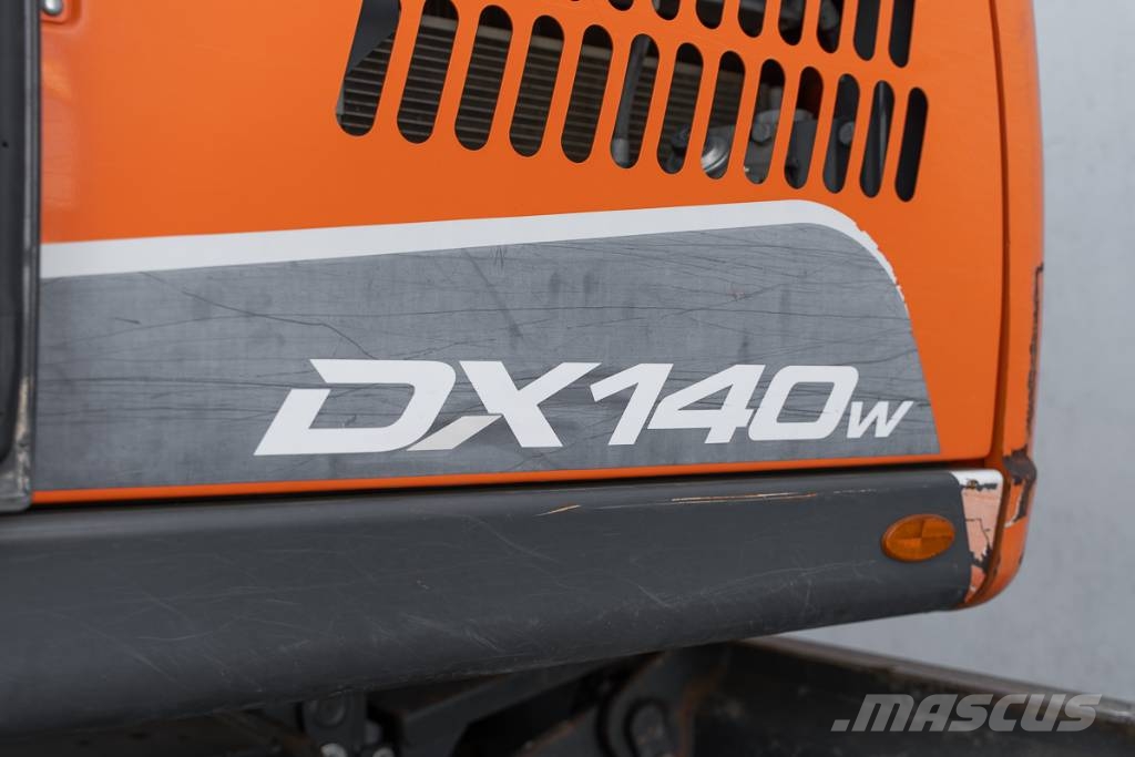 Doosan DX 140 W Gravemaskiner på hjul