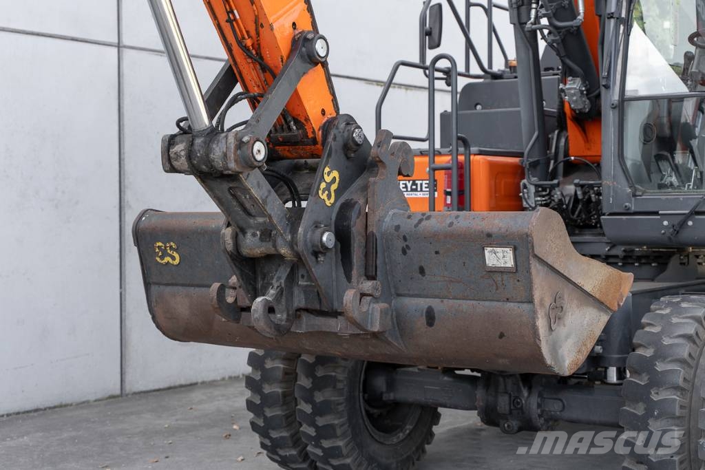 Doosan DX 140 W Gravemaskiner på hjul