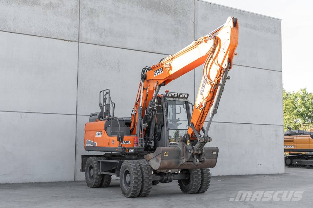 Doosan DX 140 W Gravemaskiner på hjul