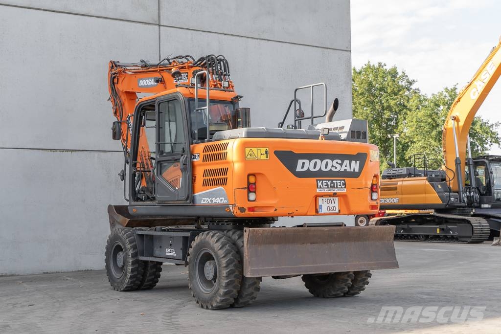 Doosan DX 140 W Gravemaskiner på hjul