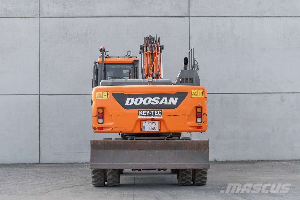 Doosan DX 140 W Gravemaskiner på hjul