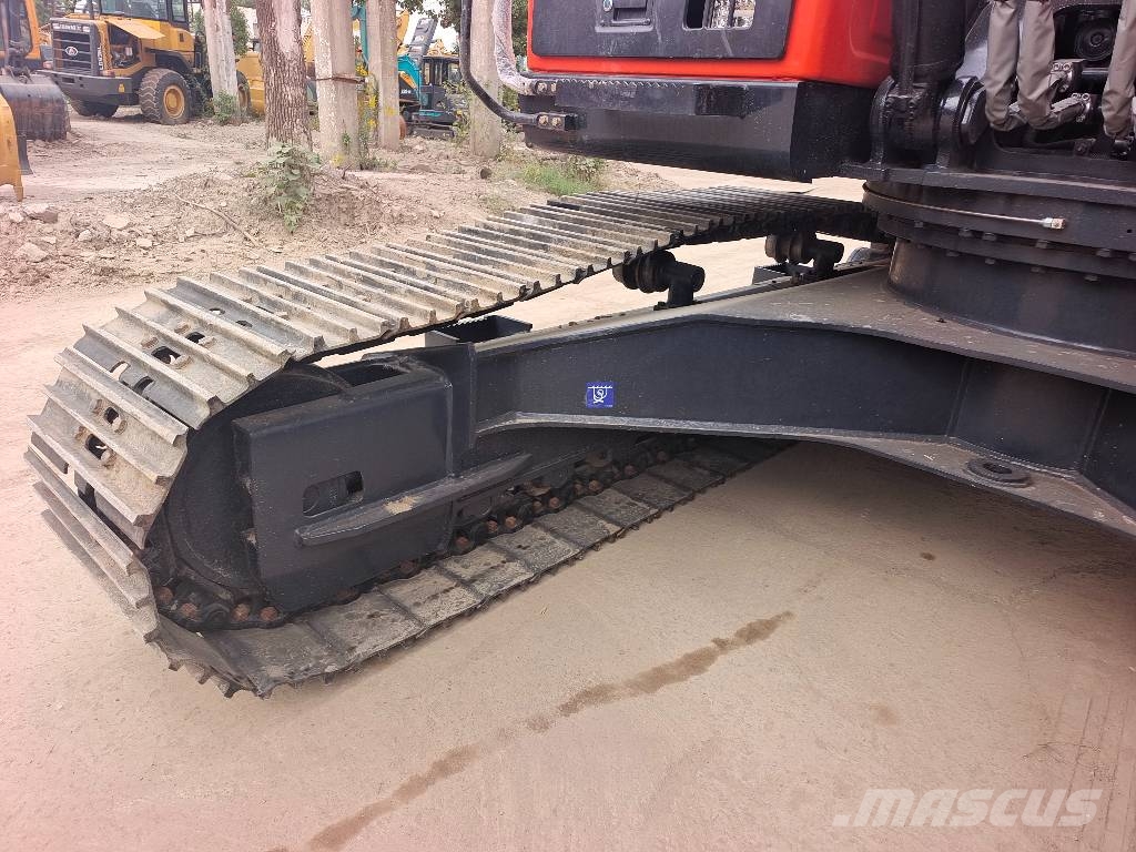 Doosan DX225LC-9C 3000 units excavators in stock Lánctalpas kotrók