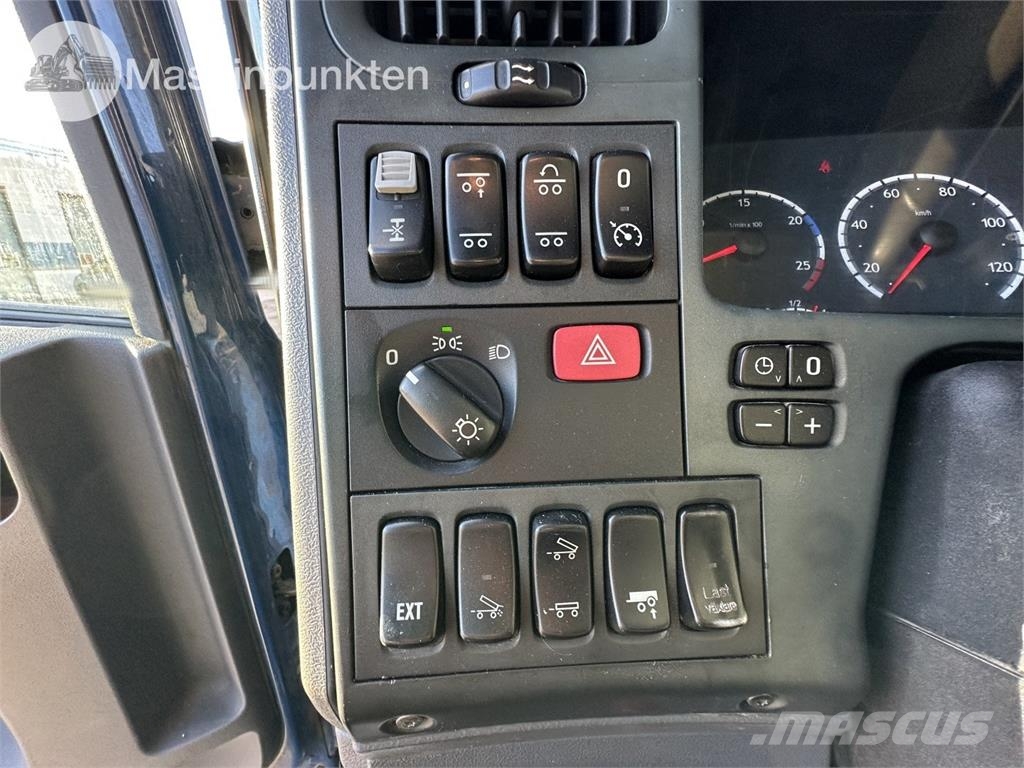 Scania P420LB6X2*4HHA Hakowce