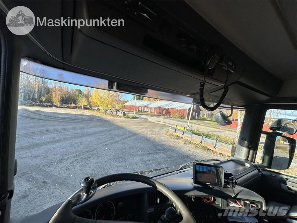 Scania P420LB6X2*4HHA Hakowce