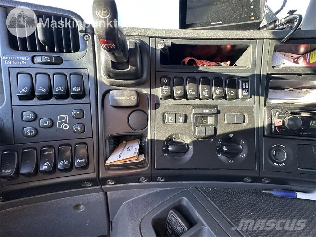Scania P420LB6X2*4HHA Hakowce