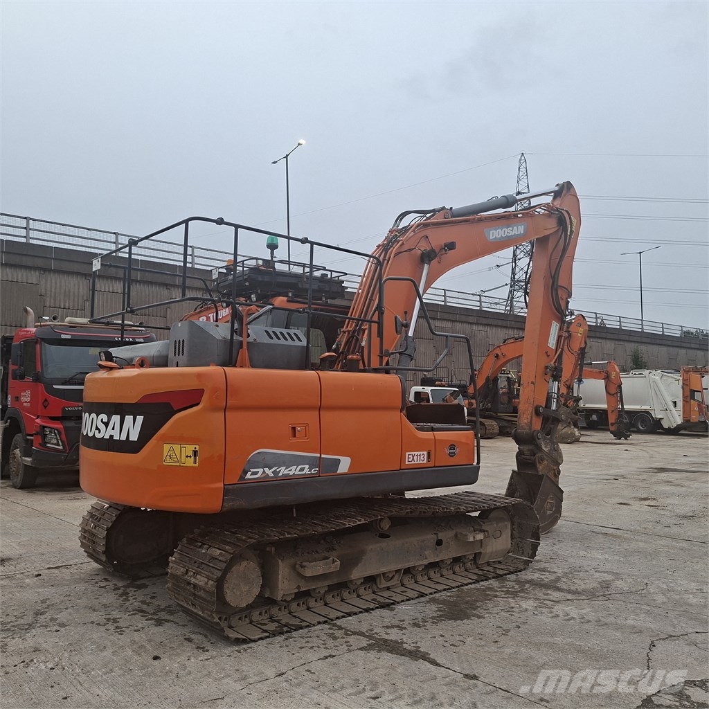 Doosan DX 140 LC Raupenbagger