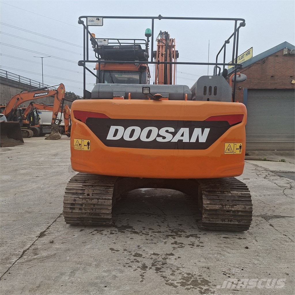 Doosan DX 140 LC Raupenbagger