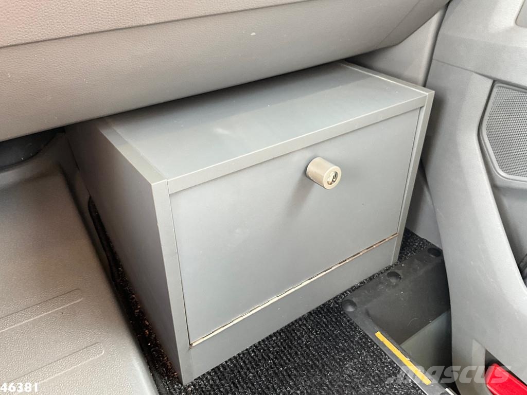 Volkswagen E-Crafter 100% Elektrisch 9 persoon + 2 rolstoelve Other
