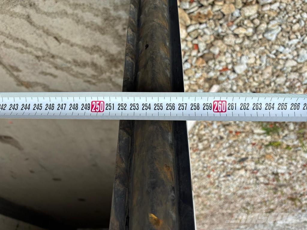 Box FOR TRUCK 7600x2570x3000 معدات النقل - غير ذلك