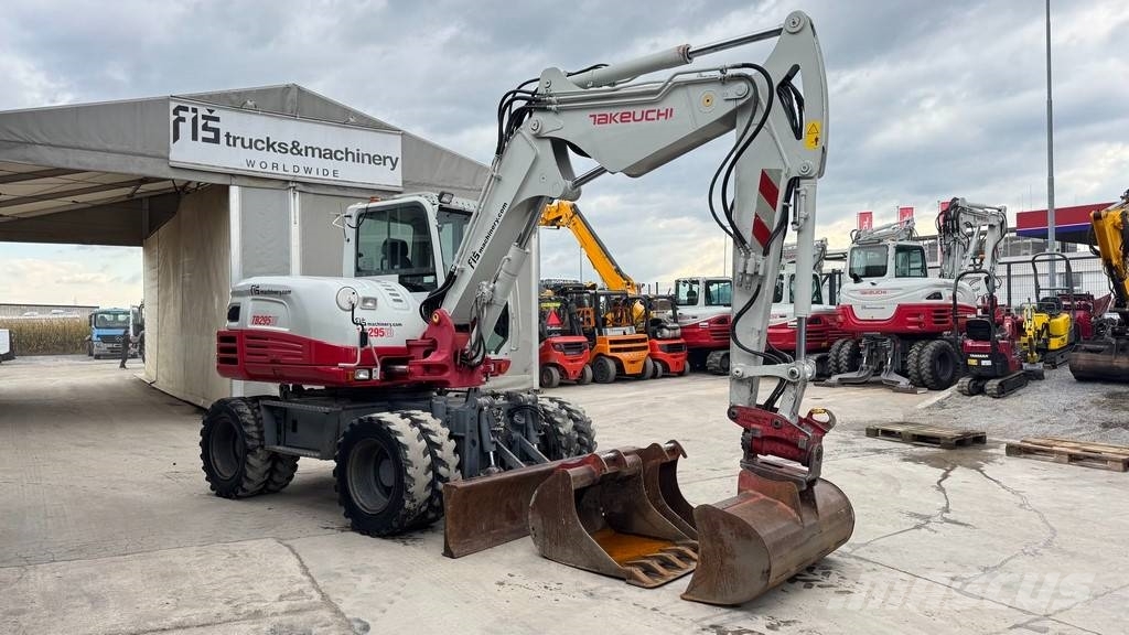 Takeuchi TB295W - 2014 YEAR - POWERTILT - 3X BUCKETS Lastik tekerli ekskavatörler